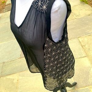 Beautiful Summer B/W Top